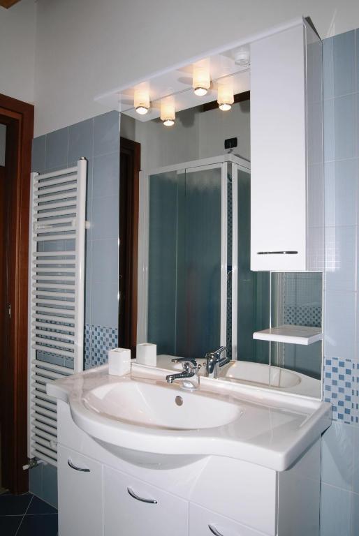Residence Mirena - Rebomaholidays Tignale Δωμάτιο φωτογραφία
